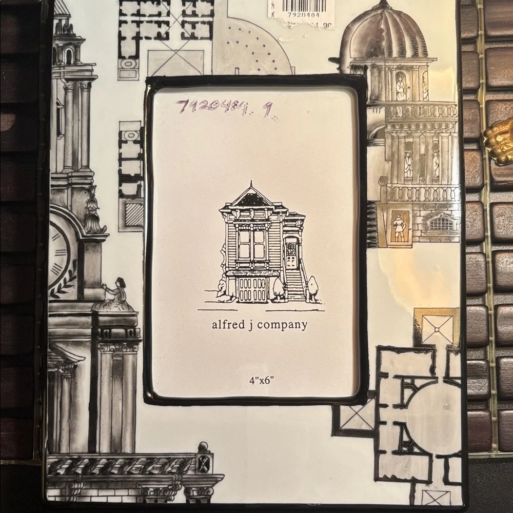 Black and White Picture Frame